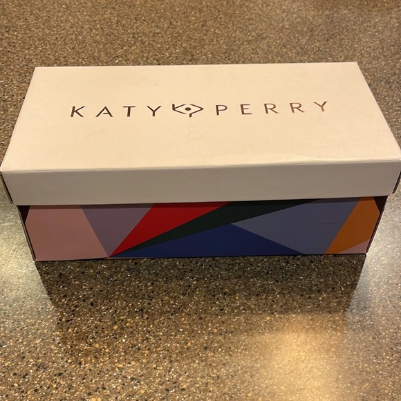 KATY PERRY “THE GELI-PVC” in CHERRY RED SIZE 9/39 WORN ONLY A FEW TIMES WITH BOX - Picture 6 of 6